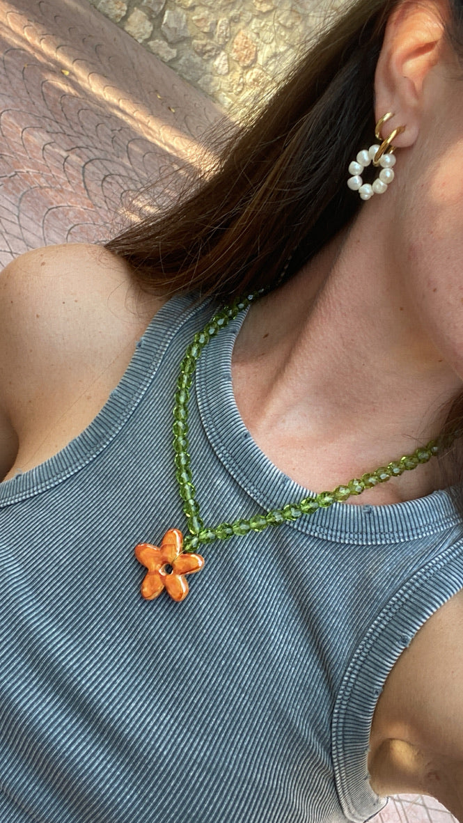 Funky flower necklace